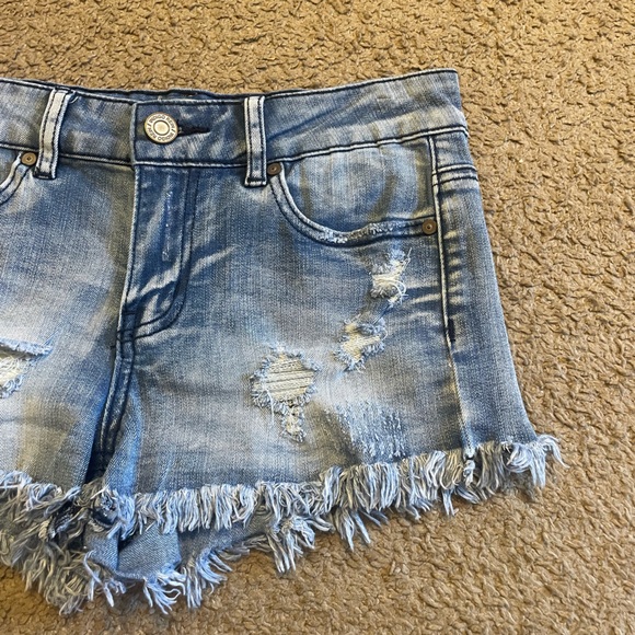 Indigo Rein Blue Denim Distressed Jean Shorts, Size 3 - Picture 2 of 13